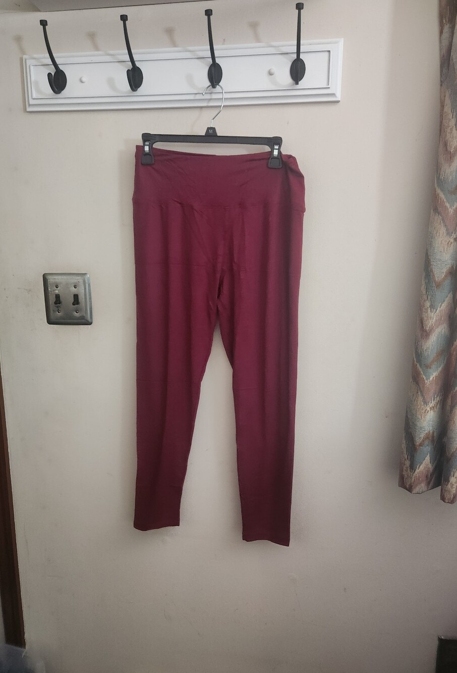 🎉 Red Leggings